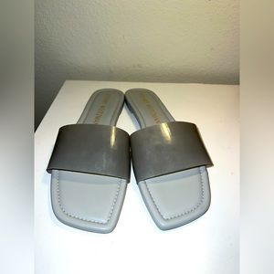 Women’s Stuart Weitzman Summer Flat Sandals Slides Shoes in Perla Sz 11/41.5